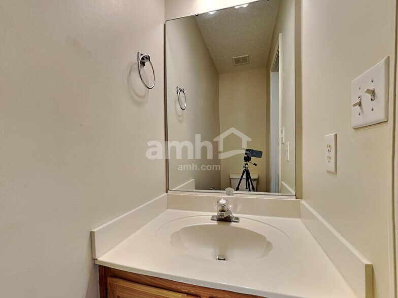 Building Photo - 12528 Cardinal Point Rd