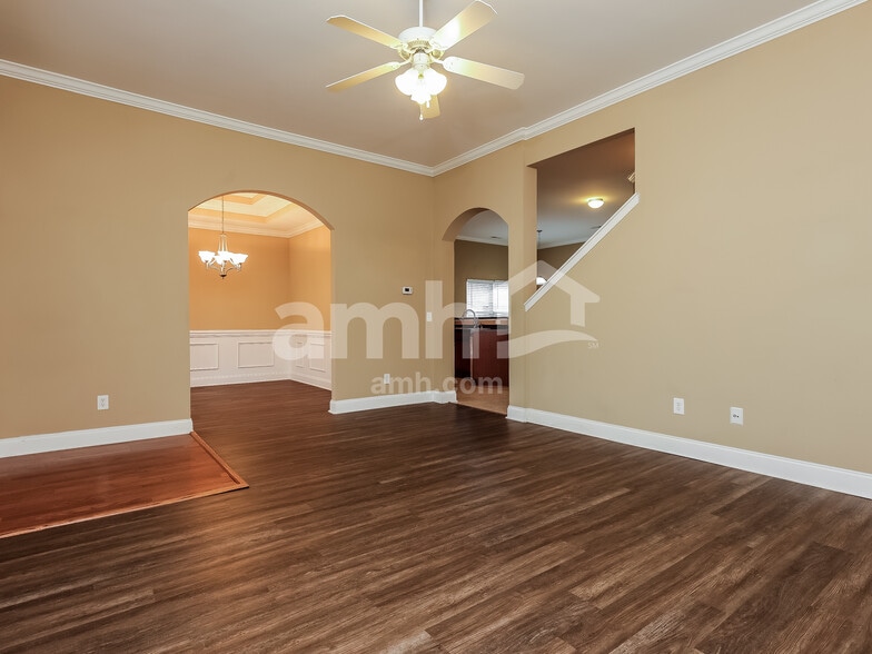 Building Photo - 65 Heritage Pky