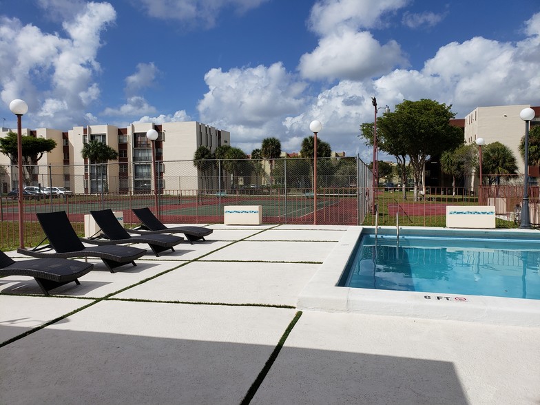 Building Photo - 9431 SW 4th St