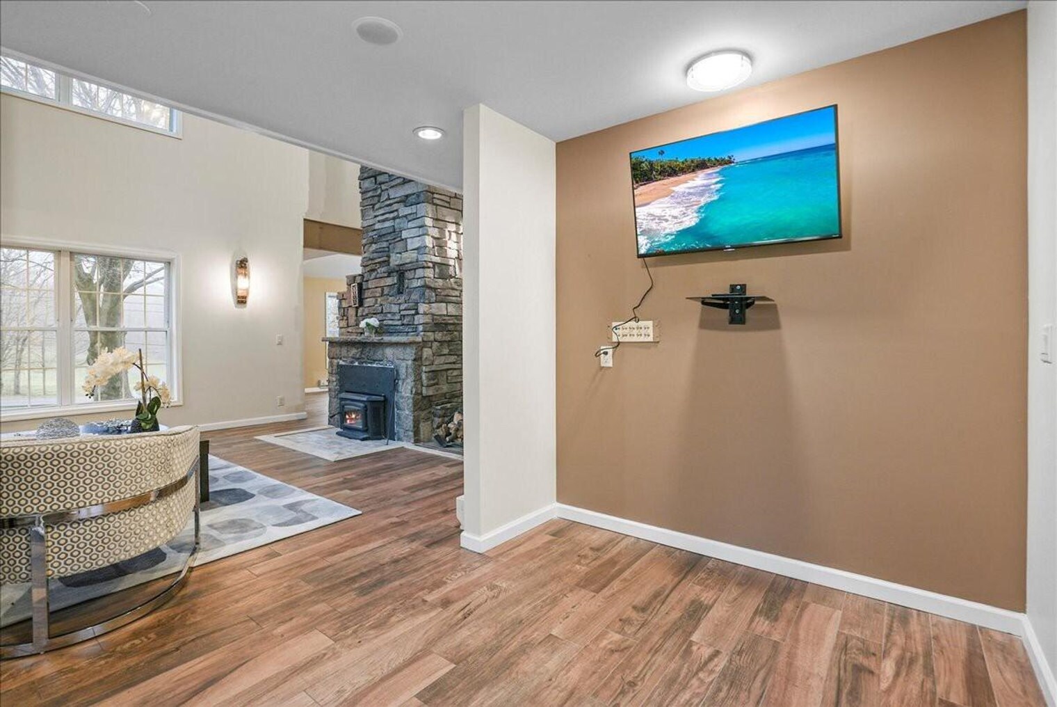 Building Photo - 338 Clove Rd