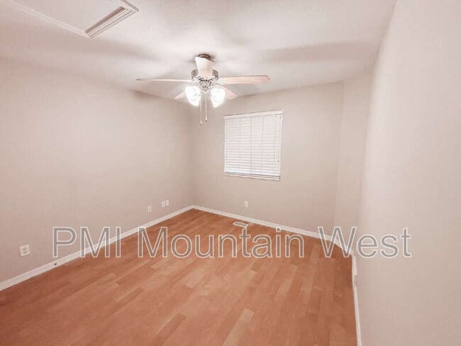 Building Photo - 208 Lyman Ln