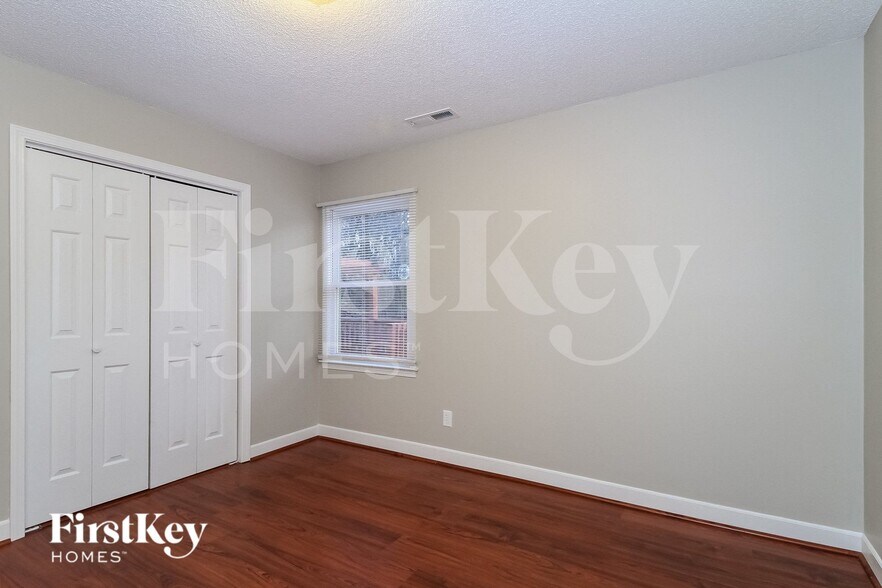 Building Photo - 2328 Pebble Creek Rd