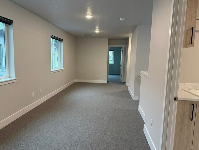 Building Photo - Beautiful Three Bedroom New Construction Home For Rent
