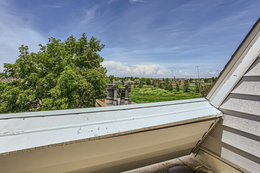 Building Photo - 17050 E Ford Dr