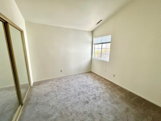 Building Photo - 1779 Birch Ct