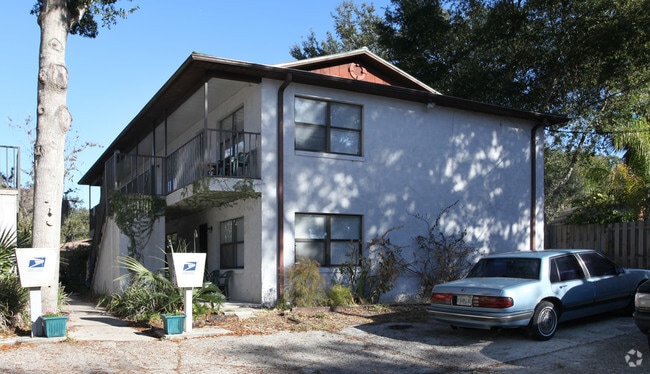 Building Photo - Casa Mia Suites