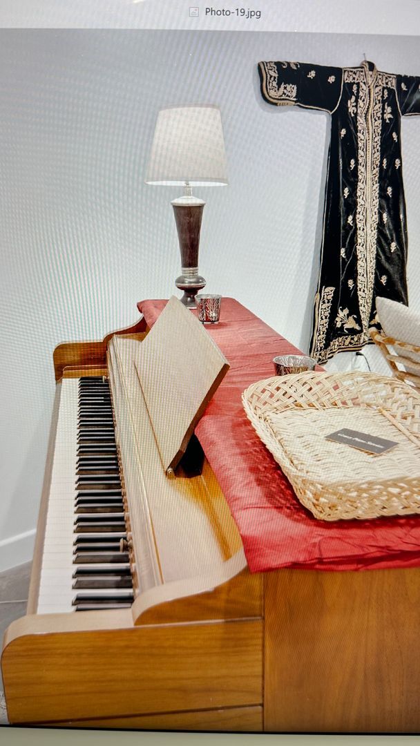 Building Photo - Stunning 3 bed/2bath remodeled home, with full ADU! Pets ok Move in Special!