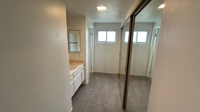 Building Photo - Charming 3-Bed, 2-Bath Home with Spacious ...