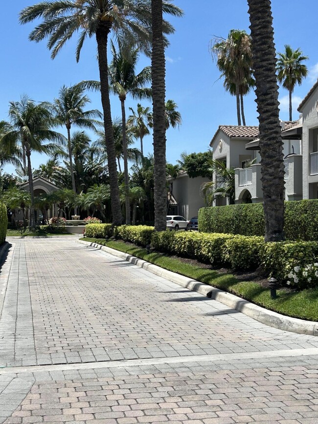 Building Photo - 3606 S Ocean Blvd
