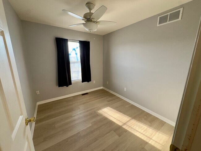 Building Photo - 131 Rosie Dr