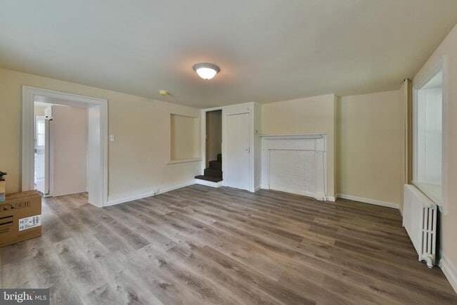 Building Photo - 422 Willow Grove Ave