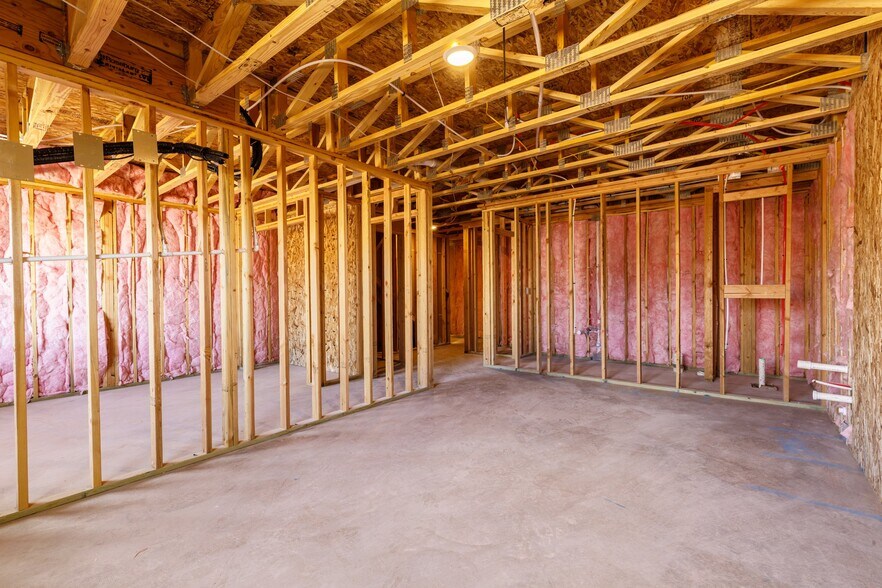 Building Photo - 2212 380 S
