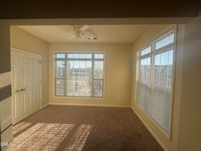 Building Photo - Special Rate! SPACIOUS 1 Bed 1.5 Bath Condo with Sunroom and AMENITIES!!!
