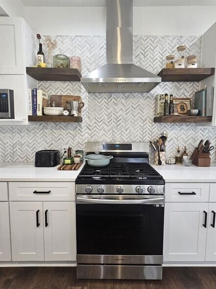 Building Photo - 1718 Line St