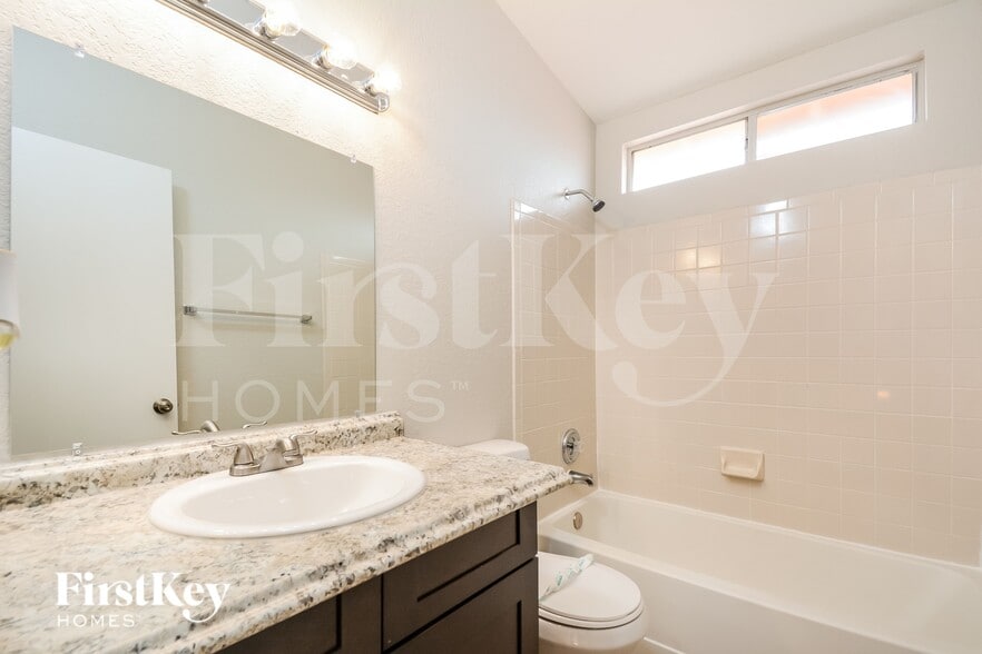 Building Photo - 9556 N Albatross Dr