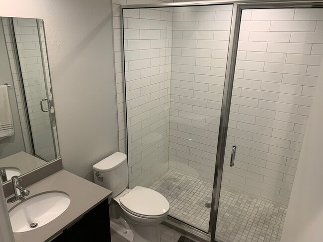 Building Photo - East Austin Studio! A Must See!