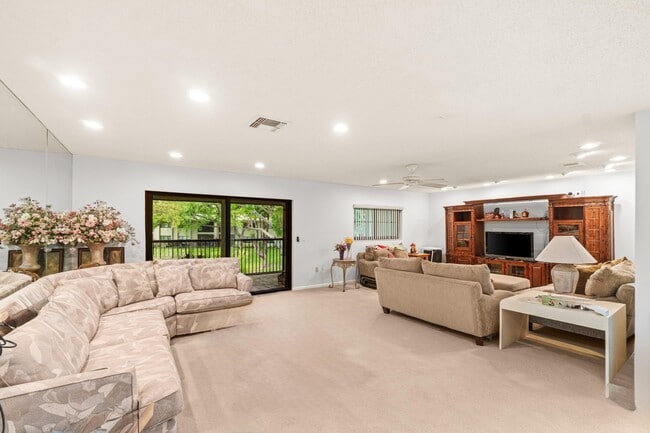 Building Photo - 46 Stratford Ln W