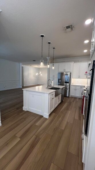 Building Photo - 104 NW Pleasant Grove Way