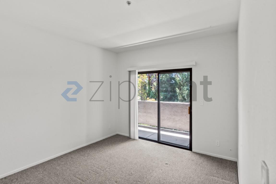 Building Photo - Unit 214