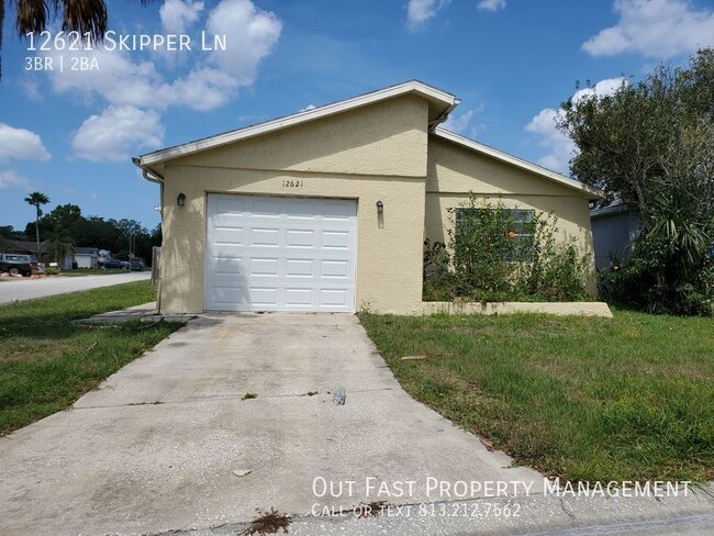 Primary Photo - Charming 2-Bedroom Home with Bonus Room in...