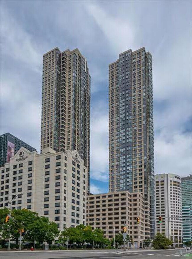 Building Photo - 465 Washington Blvd