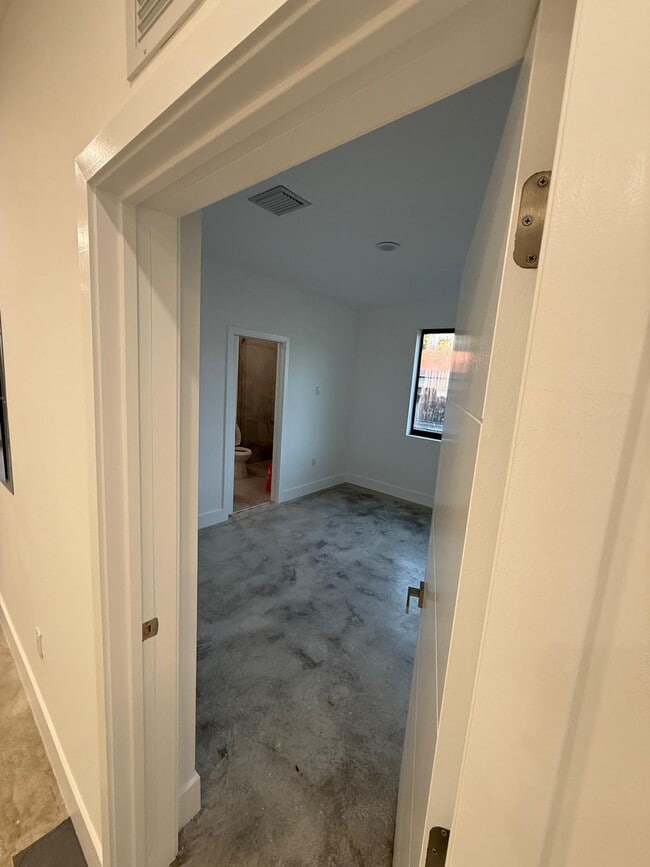 Building Photo - A2Z Construction & Remodel LLC / 2242 NW 9...