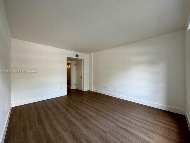 Building Photo - 5900 SW 127th Ave