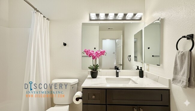 Building Photo - Spacious One Bedroom Condominium at Judro Manor