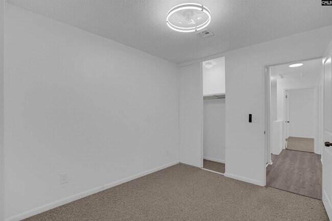 Building Photo - 301 Harbor Heights Dr