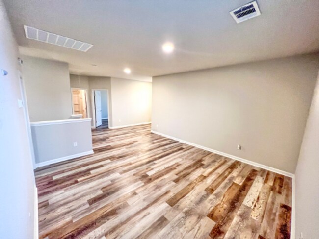 Building Photo - 524 Cautillion Dr