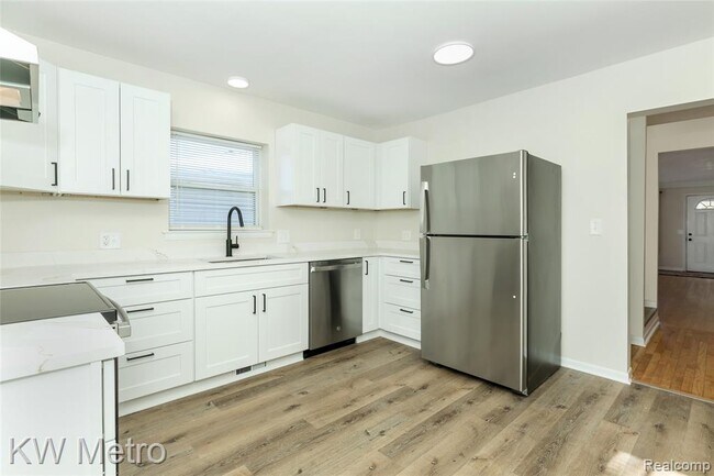 Building Photo - 2116 Garfield St