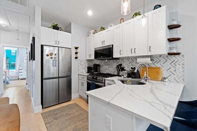 Building Photo - 406 Madison St