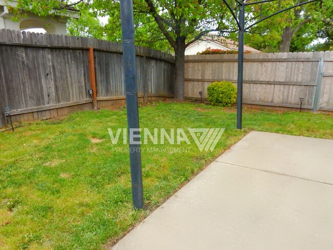 Building Photo - 550 Davenport Way