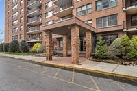 Building Photo - 225 St Pauls Ave