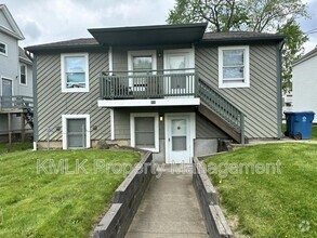 Building Photo - 456 Allyn St