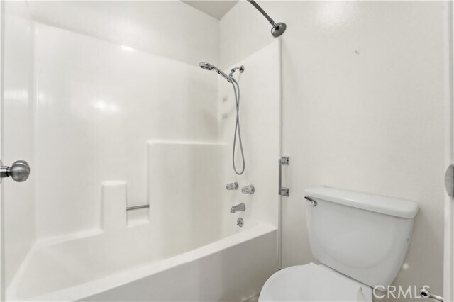 Building Photo - 51 Greenmoor