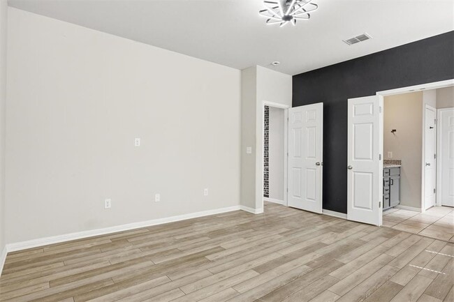 Building Photo - 6400 Mary Lewis Dr