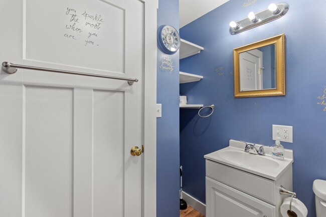 Building Photo - Spacious 3-Bed/1.5-Bath Home with Classic ...