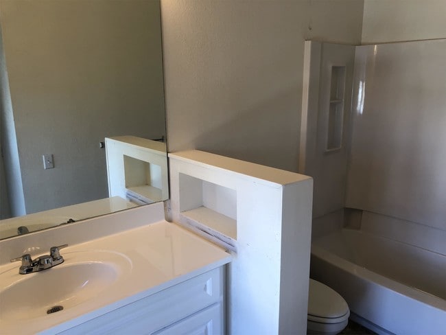 Building Photo - 91-989-989 Puamaeole St