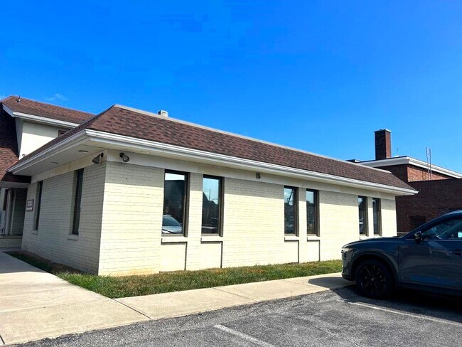 Building Photo - 304 Hickman St