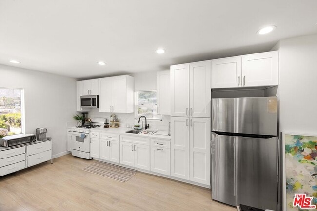 Building Photo - 7752 Le Berthon St