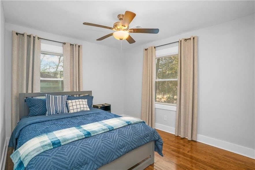 Building Photo - 1934 Pinedale Pl