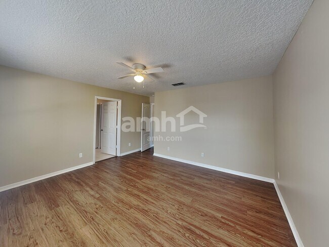 Building Photo - 15312 Starleigh Rd