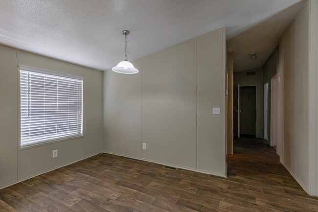 Building Photo - 30411 Red Alder Ct