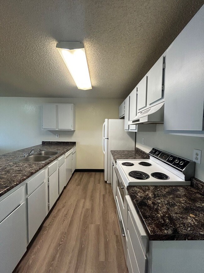 Building Photo - 2156 Marigold St