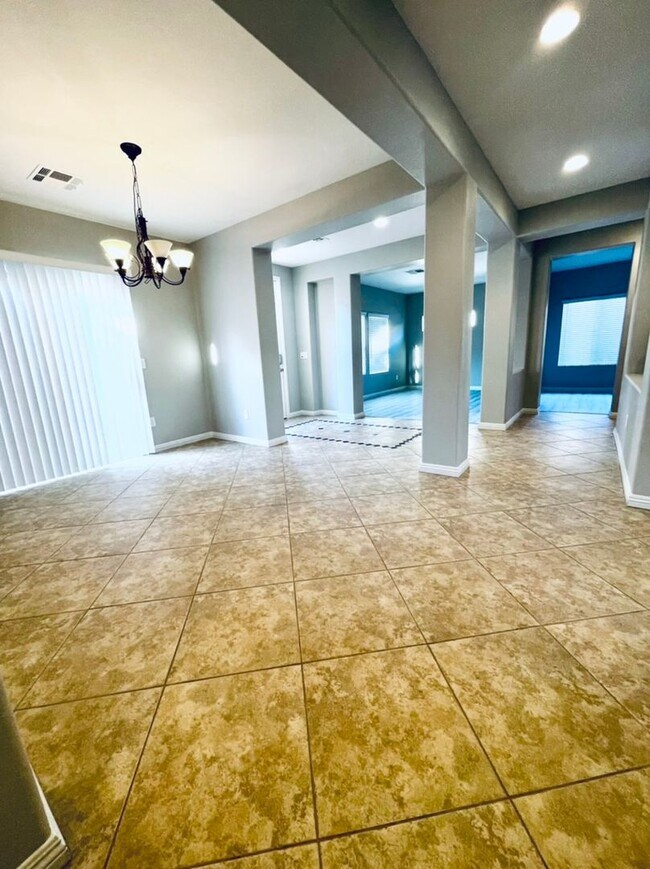 Building Photo - AMAZING SINGLE STORY HOME IN “AGE RESTRICT...
