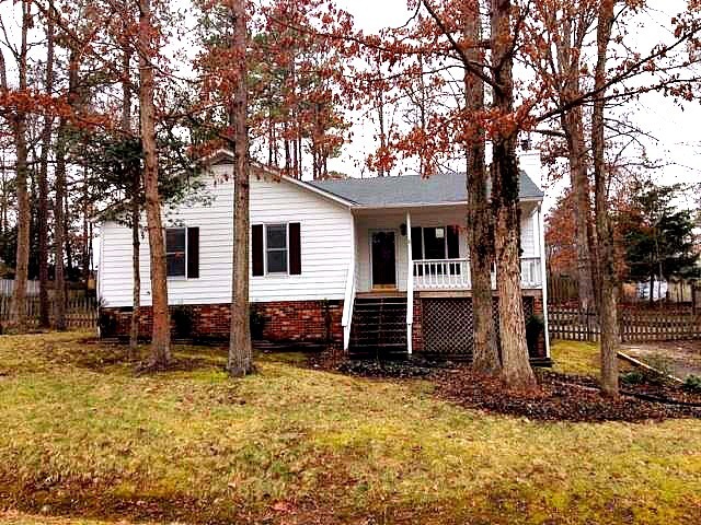 Primary Photo - 3 BR / 2 BA Gorgeous Roomy Home in Wooded ...