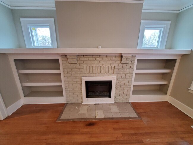 Building Photo - 2914 Hurlbut St