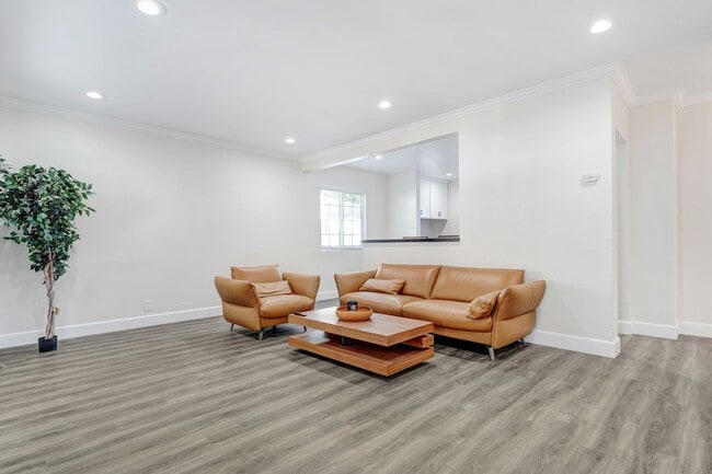 Building Photo - Secluded 3/2 in the heart of Sylmar