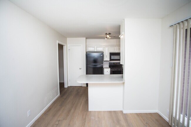Building Photo - "Charming 3-Bed Retreat in Lubbock with Granite Accents & Spacious Living!"